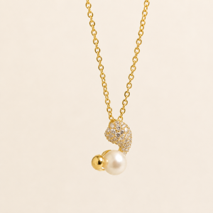 Colar dourado gota torcida