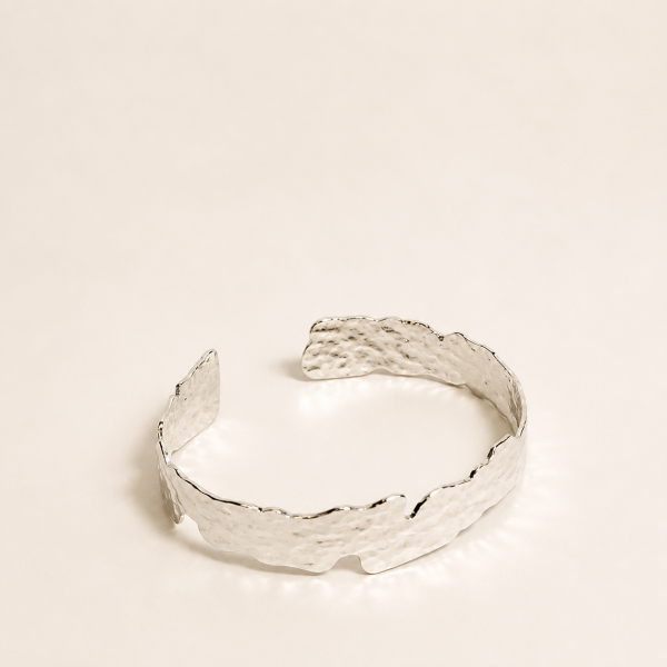 Bracelete prata com texturas organicas